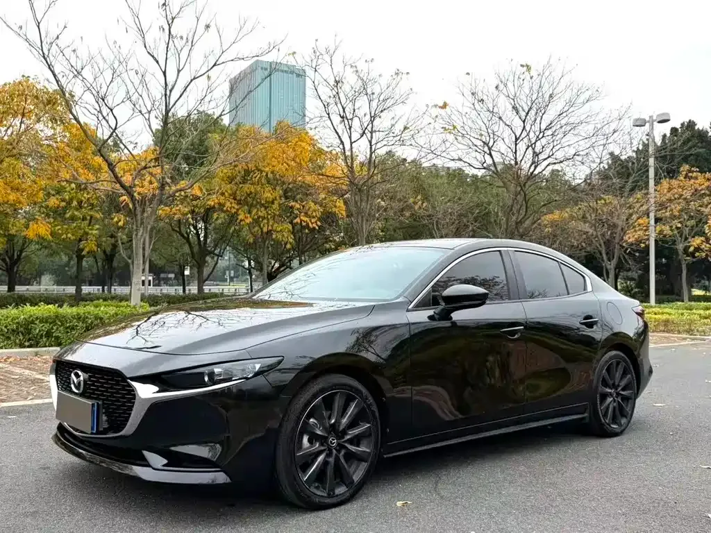 Mazda 3 Axela — фото 1