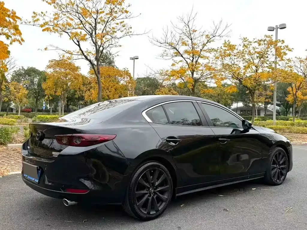 Mazda 3 Axela — фото 9