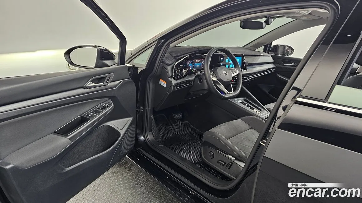 Volkswagen Golf 2022 из KR, фото 10