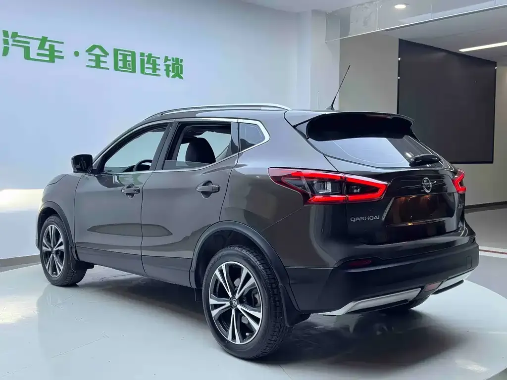 Nissan Qashqai — фото 7