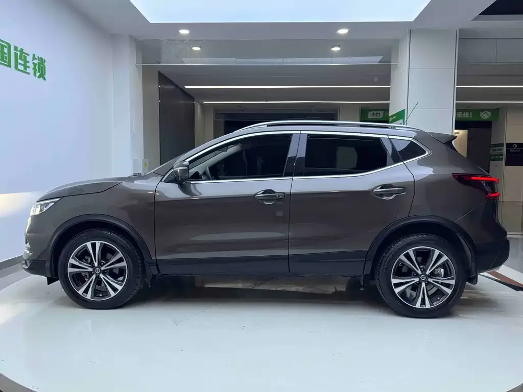 Nissan Qashqai — фото 9