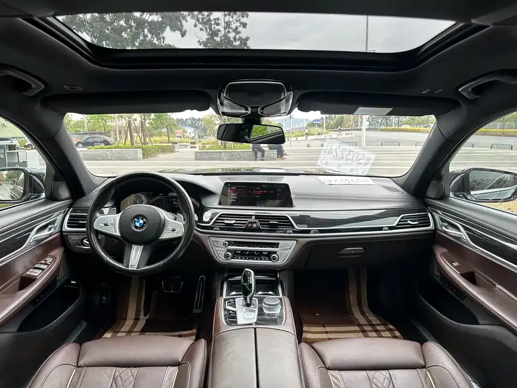 BMW 7 Series — фото 10