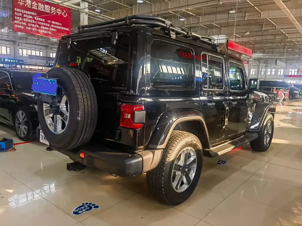 Jeep Wrangler 2023 из CN, фото 9