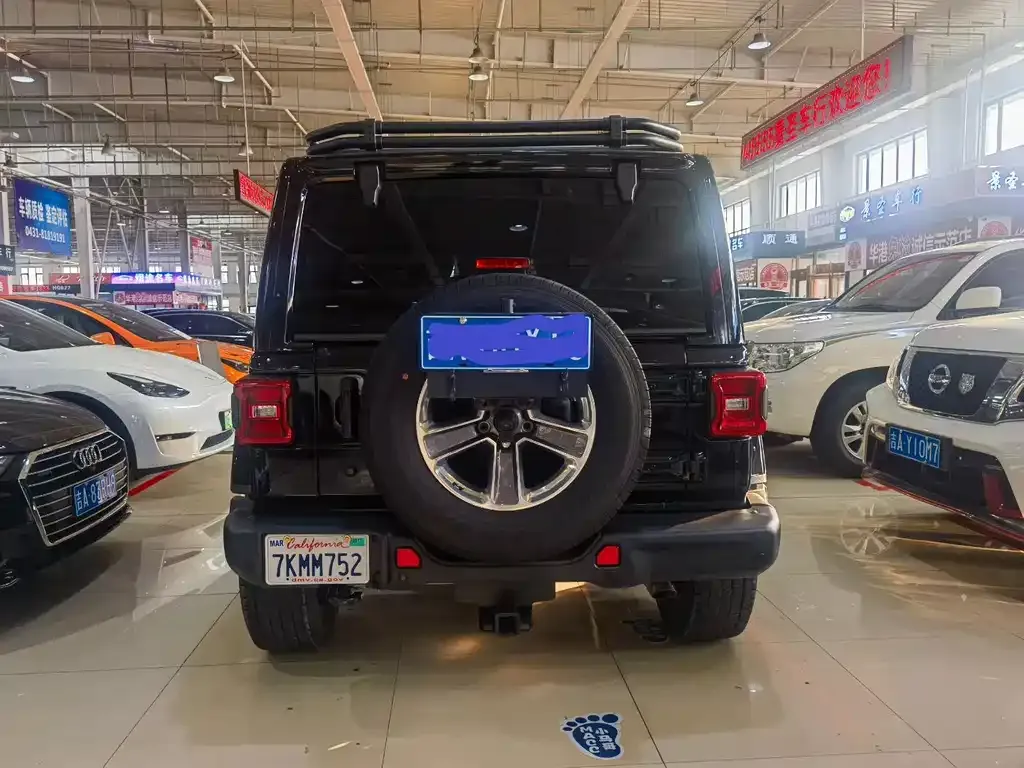 Jeep Wrangler 2023 из CN, фото 6