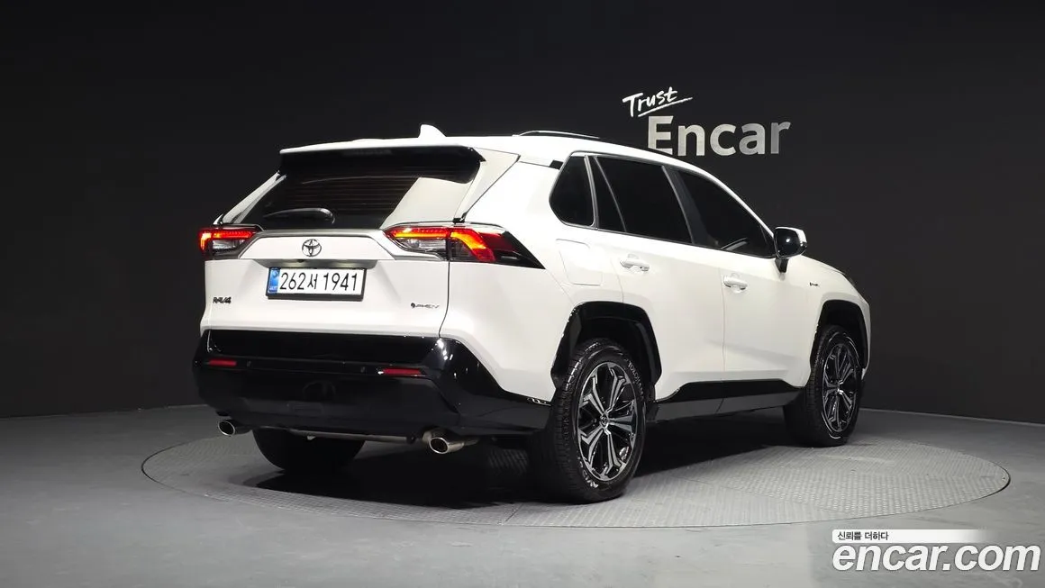 Toyota RAV4 — фото 3