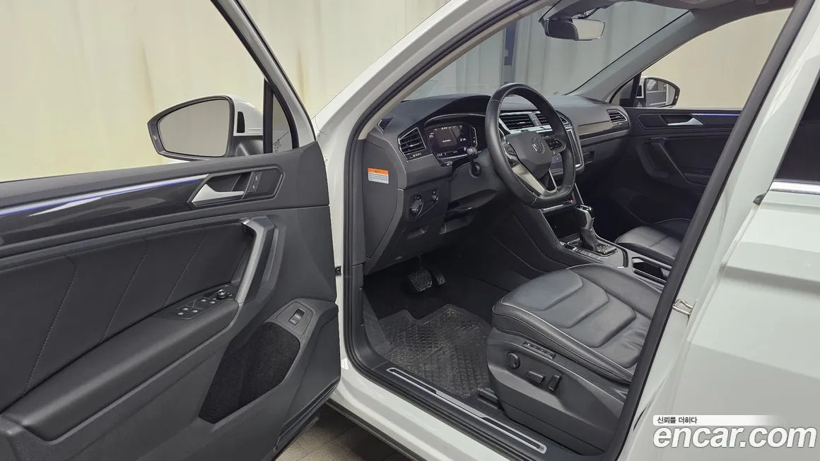 Volkswagen Tiguan — фото 4