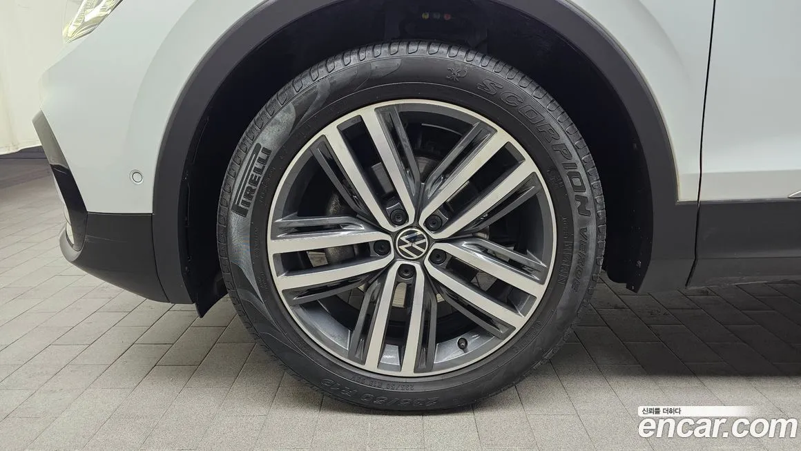 Volkswagen Tiguan — фото 9