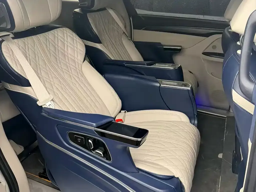 Buick GL8 2024 из CN, фото 4