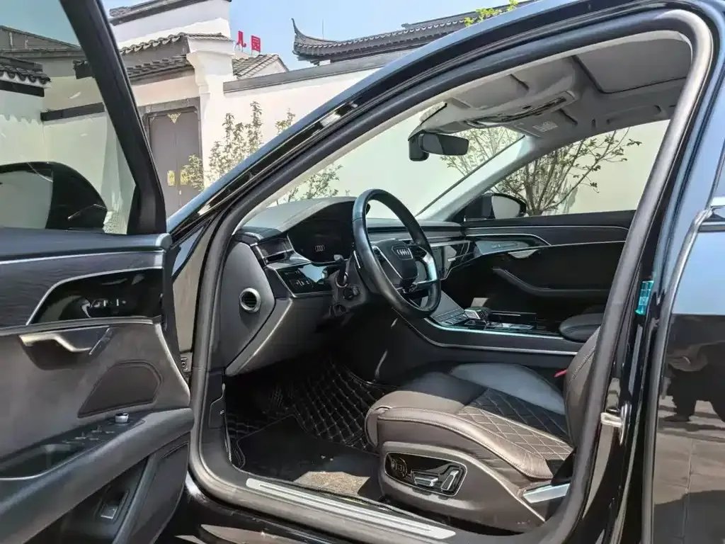 Audi A8 2021 из CN, фото 7