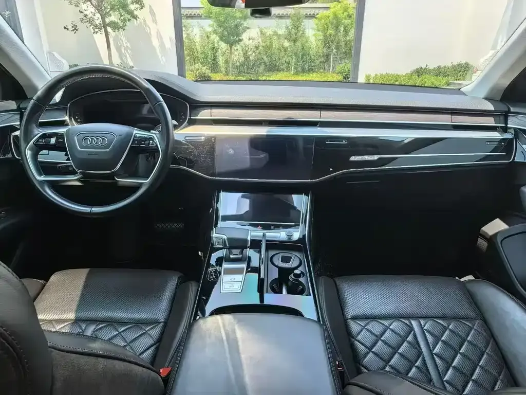 Audi A8 2021 из CN, фото 3