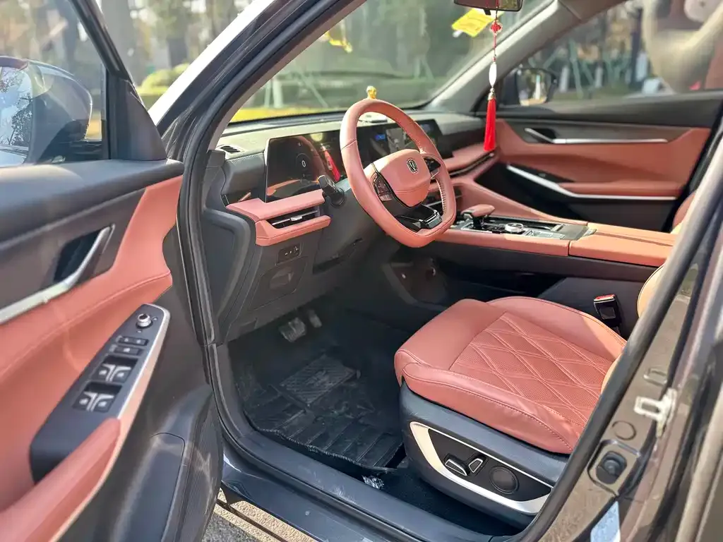 Changan CS75PLUS — фото 3