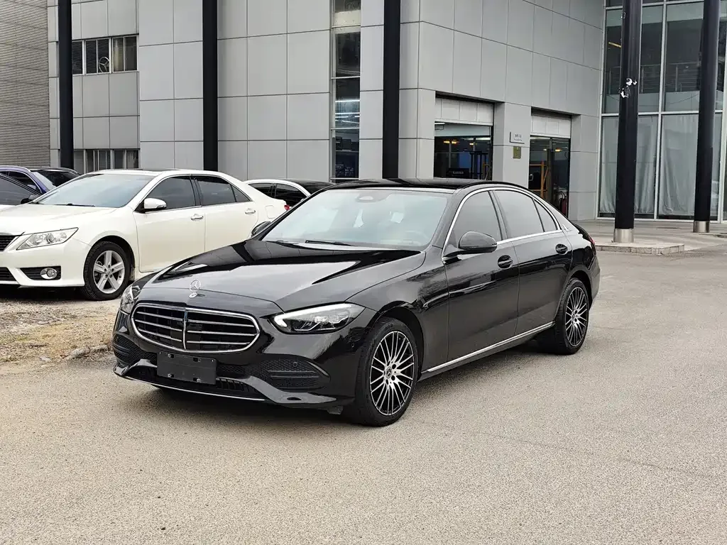 Mercedes-Benz C-Class — фото 1