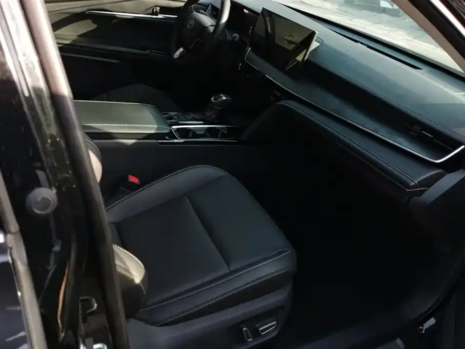 Toyota Camry 2024 из CN, фото 8