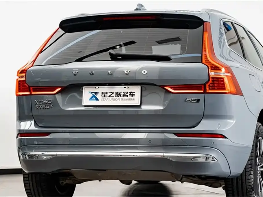 Volvo XC60 — фото 7