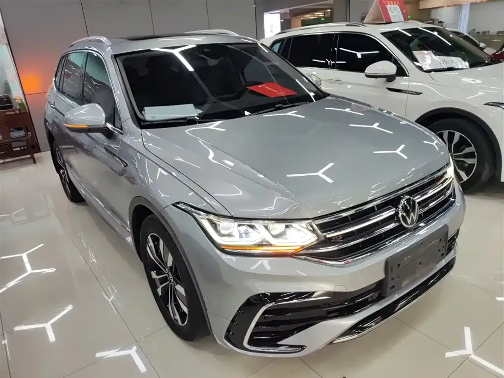 Volkswagen Tiguan L — фото 2