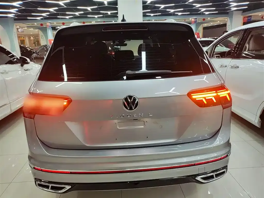 Volkswagen Tiguan L — фото 5