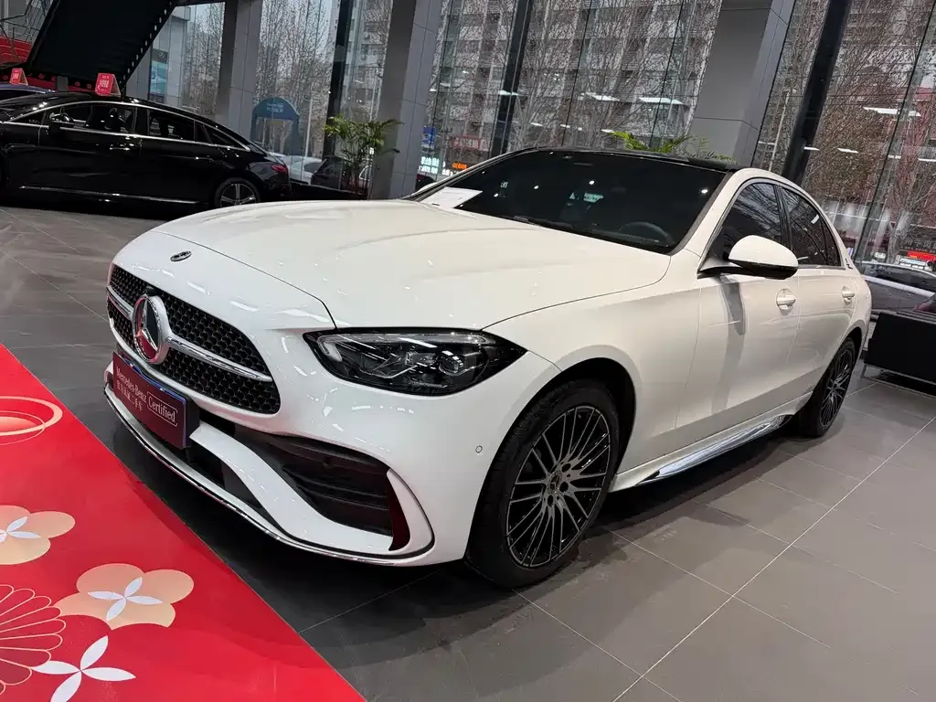 Mercedes-Benz C-Class — фото 1
