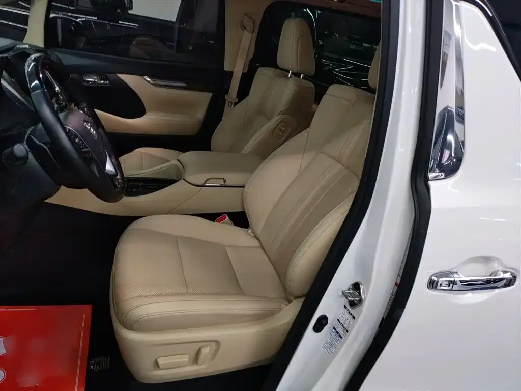 Toyota Alphard 2022 из CN, фото 3
