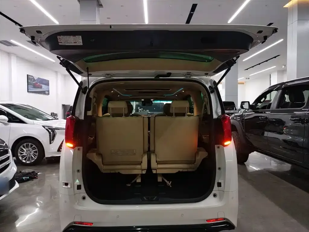 Toyota Alphard 2022 из CN, фото 5