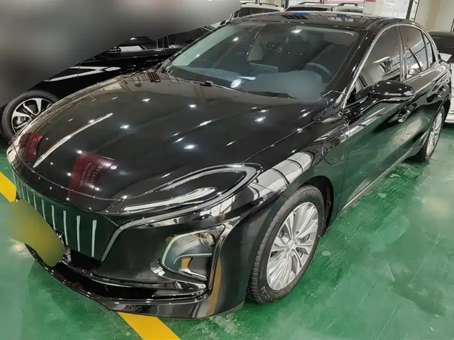 Hongqi E-QM5 — фото 1