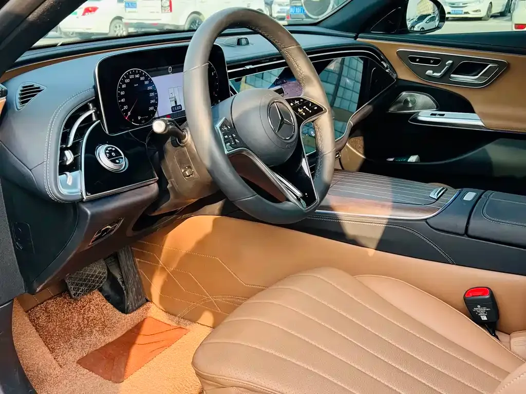 Mercedes-Benz E-Class 2024 из CN, фото 2