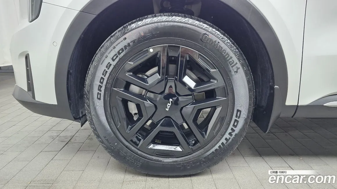 Kia Sorento — фото 9