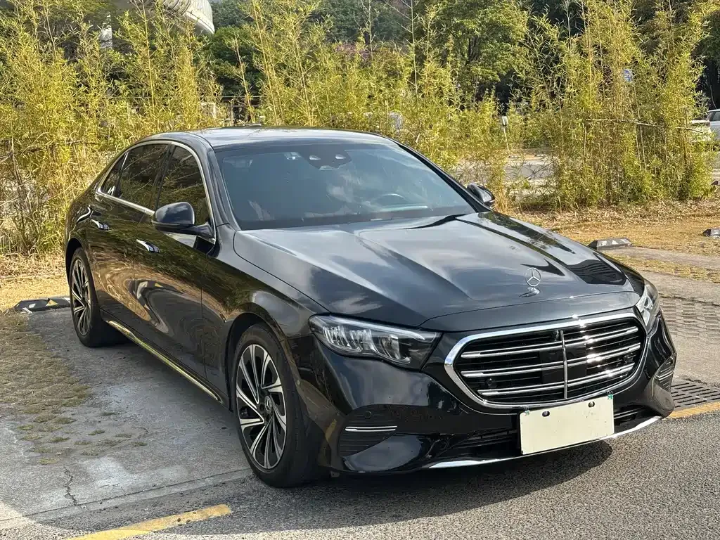 Mercedes-Benz E-Class — фото 10