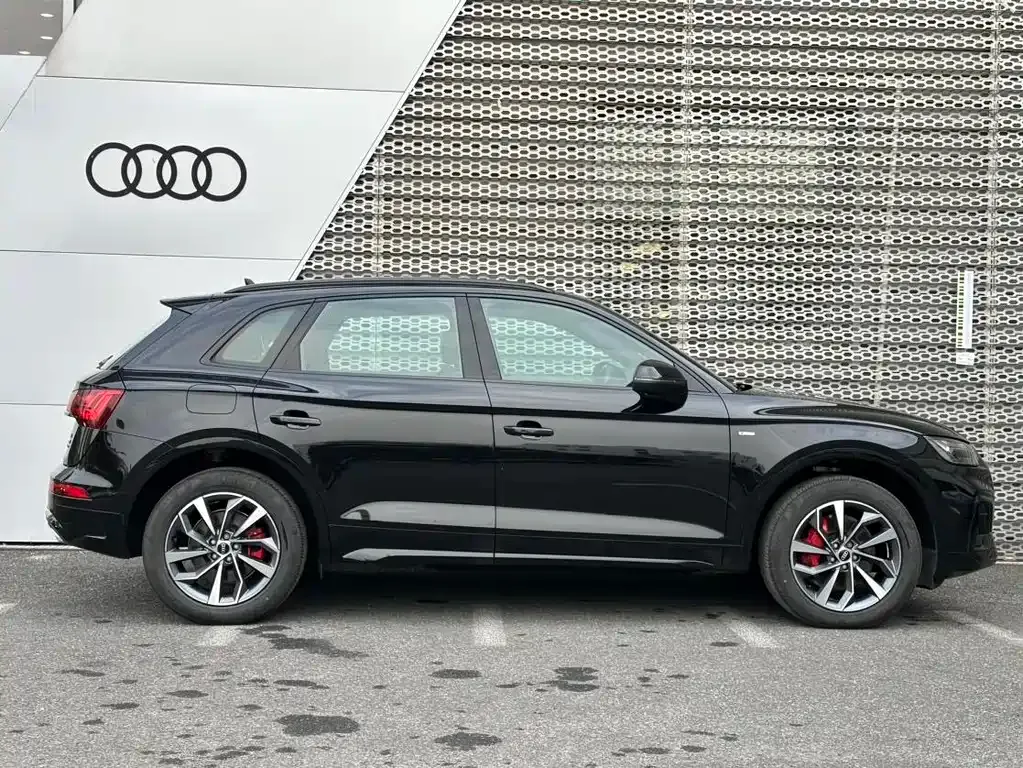Audi Q5L — фото 4