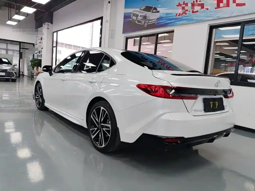 Toyota Camry 2024 из CN, фото 6