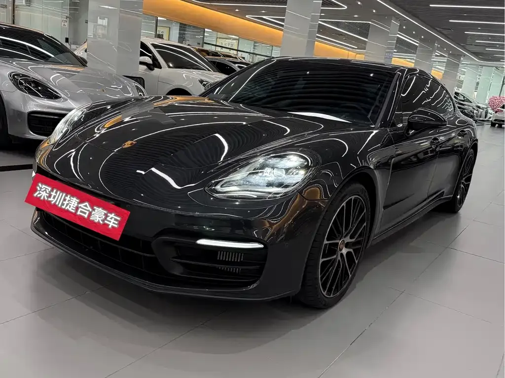 Porsche Panamera — фото 1