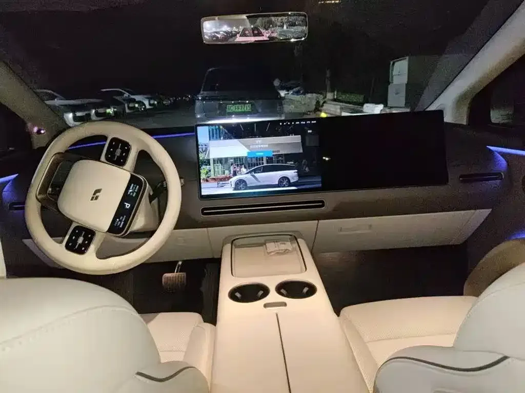 Li Auto i8 — фото 8