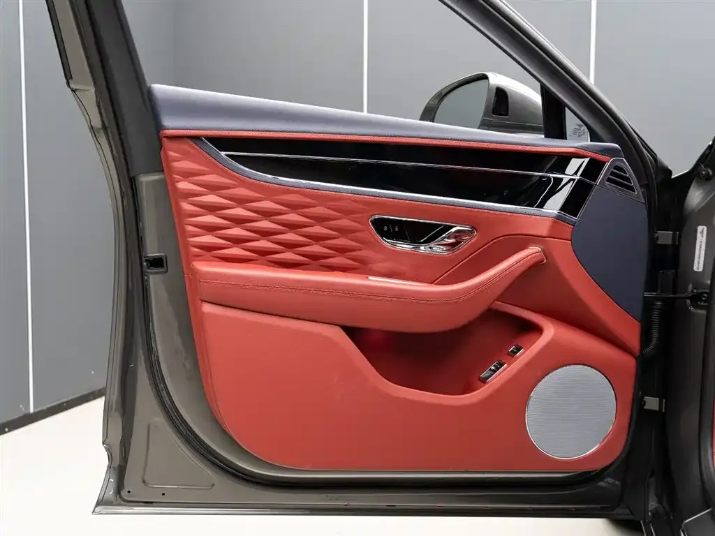 Bentley Flying Spur 2022 из CN, фото 7
