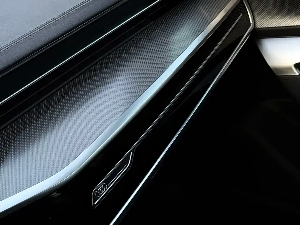 Audi A6L 2023 из CN, фото 9