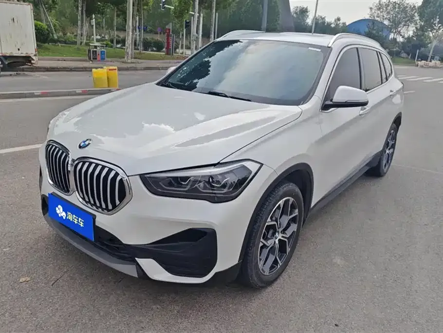 BMW X1 — фото 1