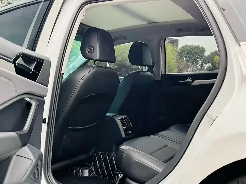 Volkswagen Sagitar 2021 из CN, фото 2