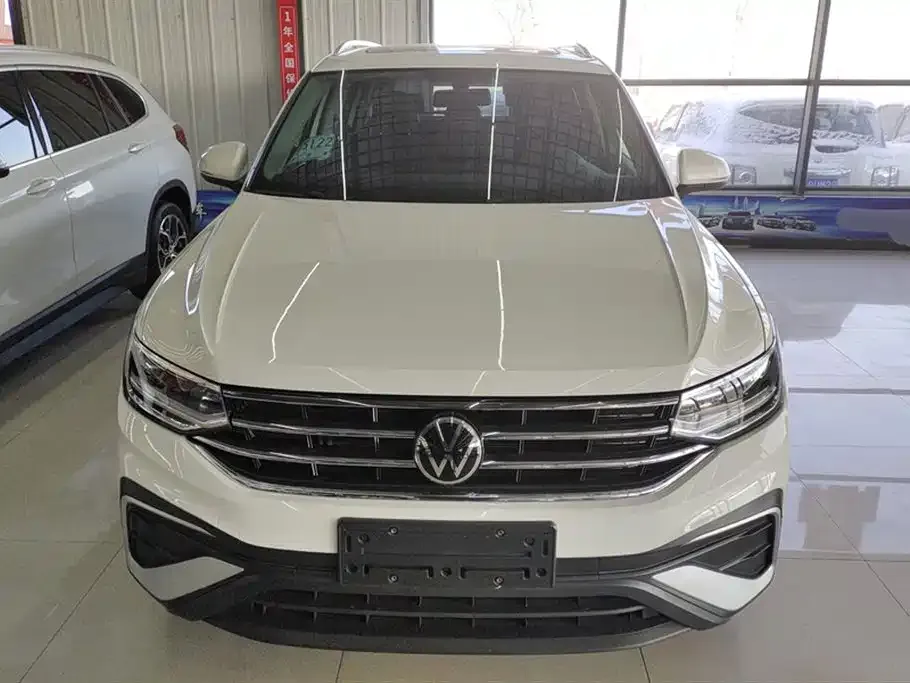 Volkswagen Tiguan L — фото 4