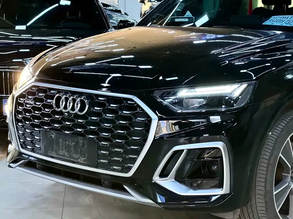 Audi Q5L Sportback — фото 3