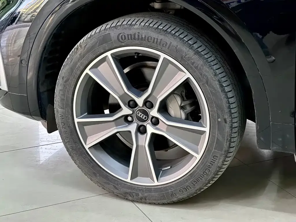 Audi Q5L Sportback — фото 2