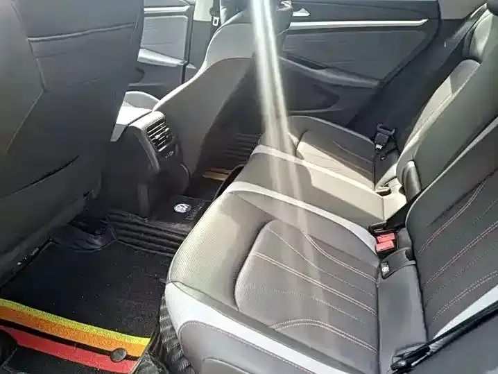 Volkswagen Lamando 2023 из CN, фото 2