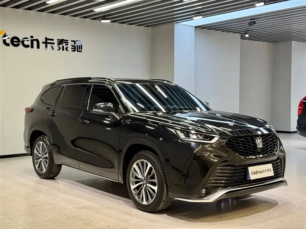 Toyota Crown Kluger 2024 из CN, фото 3