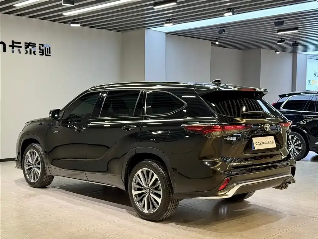 Toyota Crown Kluger 2024 из CN, фото 6