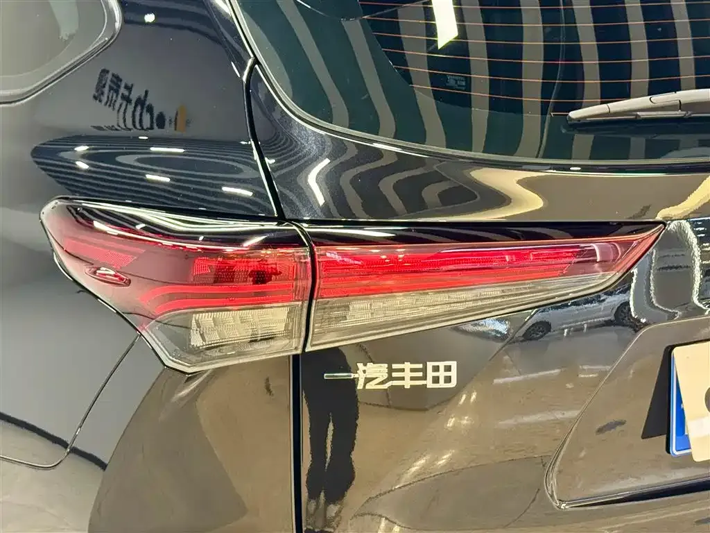 Toyota Crown Kluger 2024 из CN, фото 4