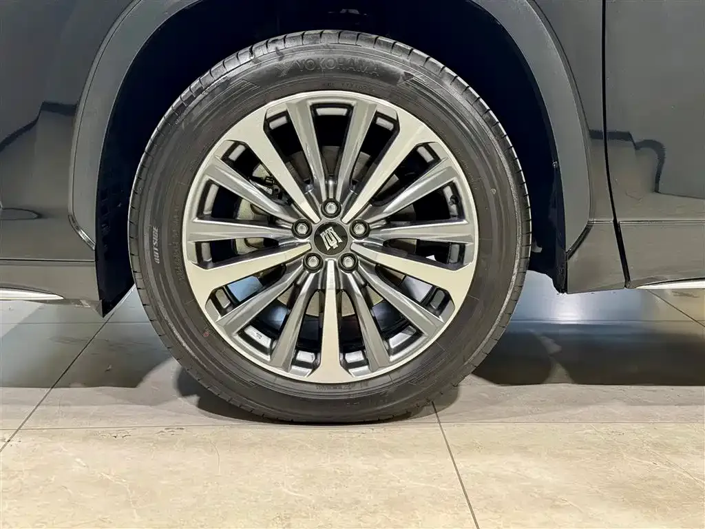 Toyota Crown Kluger 2024 из CN, фото 2