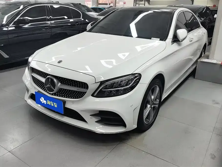 Mercedes-Benz C-Class — фото 1