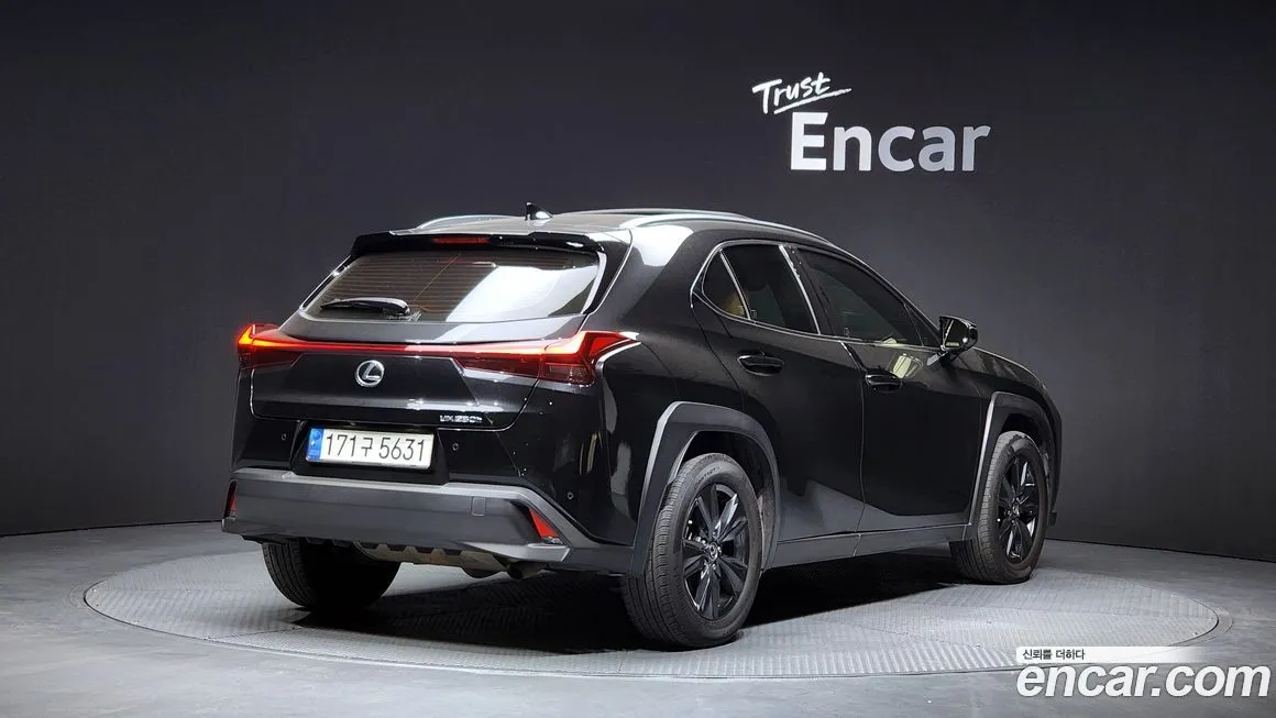 Lexus UX 2024 из KR, фото 2