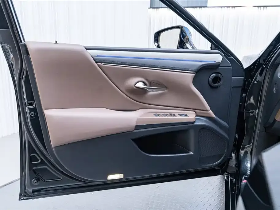 Lexus ES 2026 из CN, фото 4