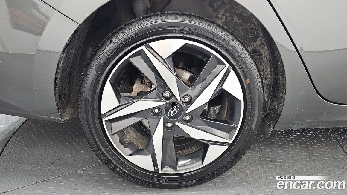 Hyundai AVANTE — фото 3