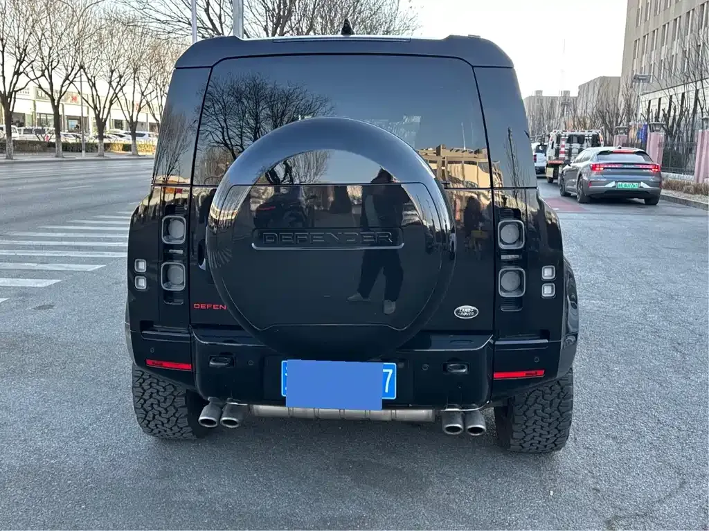Land Rover Defender — фото 10