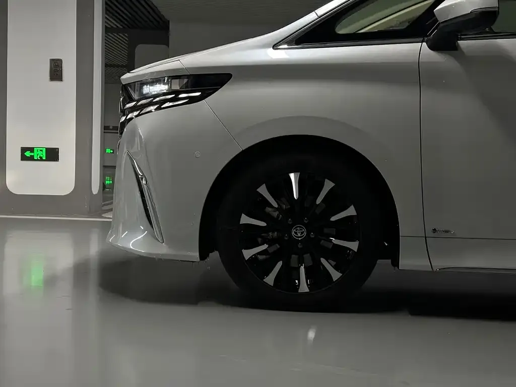 Toyota Alphard 2024 из CN, фото 4