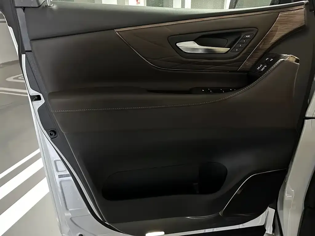 Toyota Alphard 2024 из CN, фото 2